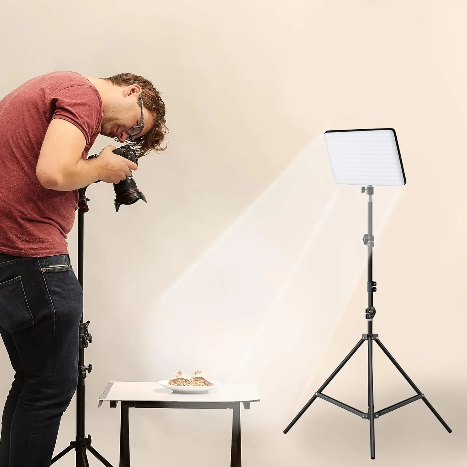 Bro Core MM-240 Professional Camera Light Features 11-inch Soft Panel, Remote Control and Adjustable Lighting Modes